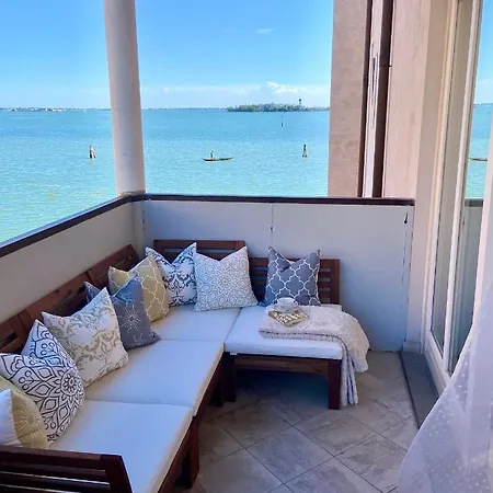 Lagoon Secret Apartment